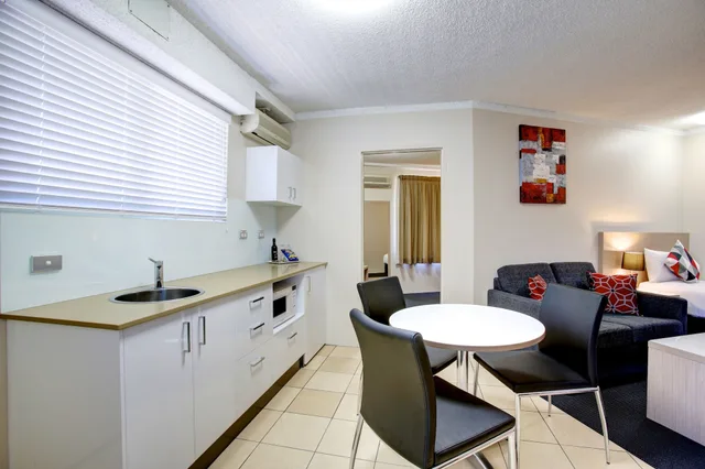 استوديو عائلي بسرير كوين وسرير فردي بغرفتين مع أريكة، Quality Hotel City Centre 8/9