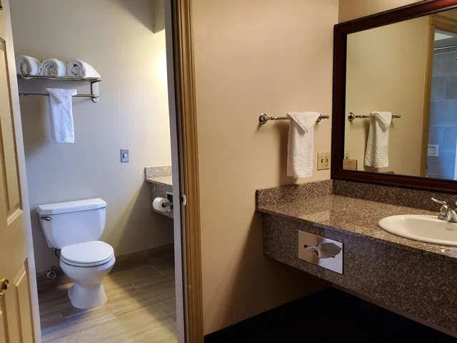 غرفة بسرير كينج لذوي الإعاقة، Best Western Plus Humboldt House Inn 3/3