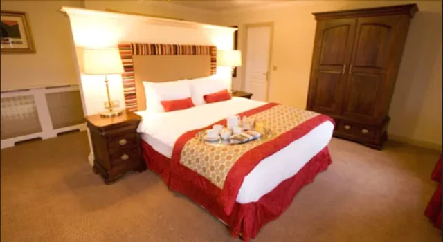 غرفة قياسية مزدوجة، Bracken Court Hotel 1/2