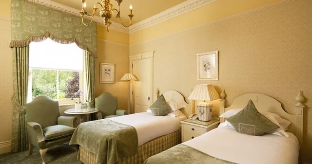 Garden, Twin Beds، Kilworth House Hotel & Theatre 2/4