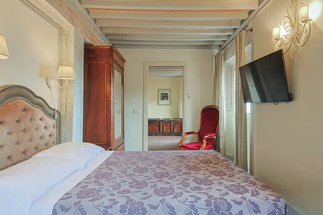 غرفة كلاسيكية بسرير كينج، Hotel Villa Sermolli 1/6