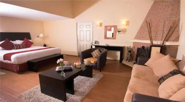 Grand, Deluxe, King Bed, Hotel Mision Grand Valle De Bravo 3/4