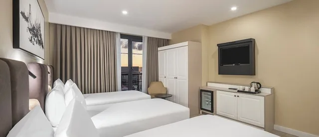 غرفة بريميوم بثلاثة أسرّة، Garner Hotel Istanbul - Airport Arnavutkoy by IHG 1/5