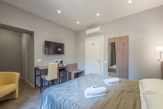 1 Bedroom, Comfort, Triple, King and Twin Beds, Bramble Luxury Suites 4/6