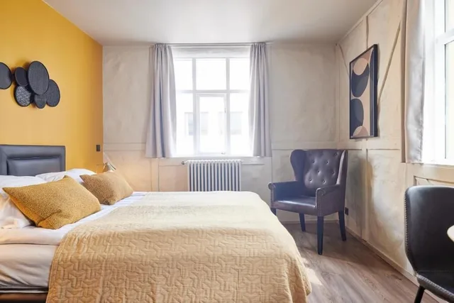 غرفة عائلية بسريرين منفصلين مع أريكة، Hotel Fron 2/4
