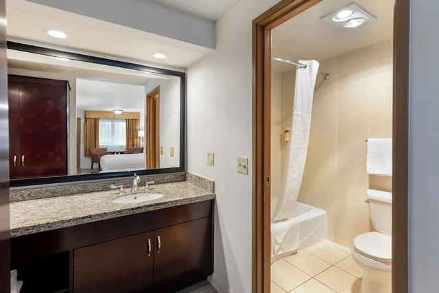غرفة خارجية بسريرين كوين يُسمح فيها بالحيوانات الأليفة، Best Western Plus Redondo Beach Inn 6/6