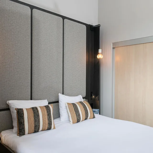 غرفة ديلوكس بسرير مزدوج، GOLDEN TULIP KEYSER BREDA 1/10