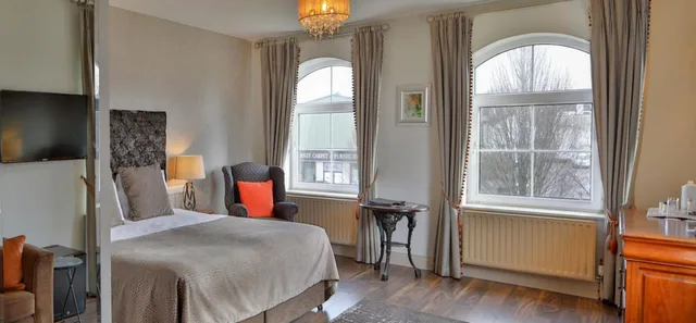 جناح بسرير كينج بجاكوزي، Brook Lodge Boutique Hotel 2/4