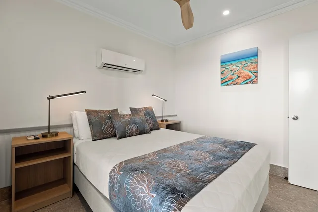 2 Bedrooms, Murphy and Twin Beds, Queen Bed, Bay View، Moonlight Bay Suites 1/6