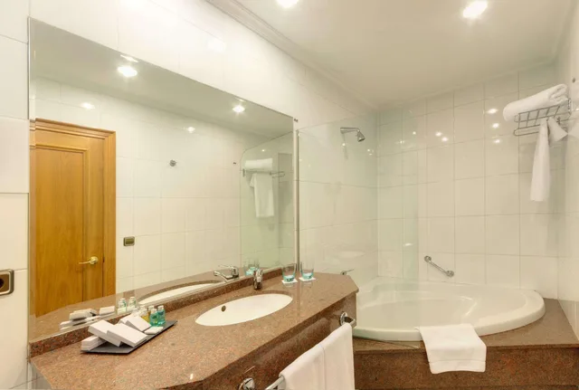 جناح جونيور، Hotel Vigo Los Galeones Affiliated By Melia 5/5