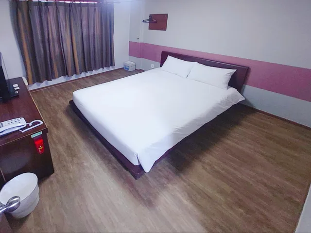 غرفة بسرير فردي تُحدَّد عند الوصول، New Manhattan Hotel 1/1