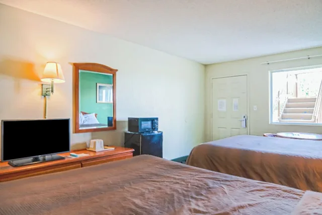 غرفة بسريرين كوين للمدخنين، Economy Inn by OYO Ashburn I-75 2/6