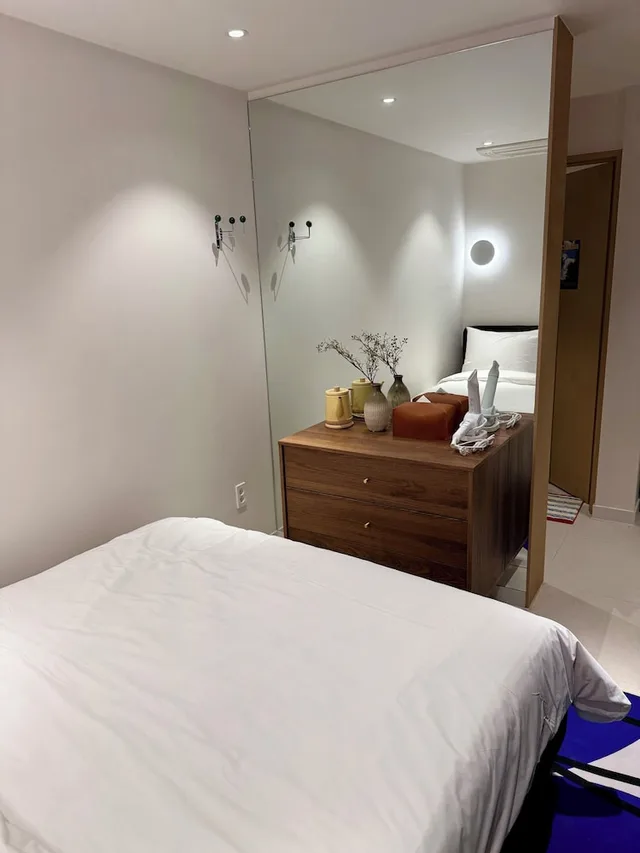 غرفة بريميوم بسرير كوين مع أريكة، Jeju Slim Hotel 5/8