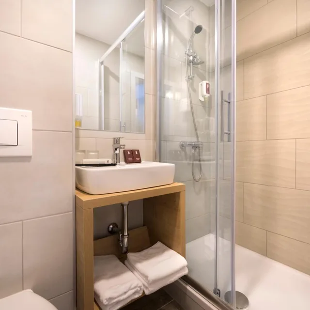 غرفة عائلية سوبيريور بإطلالة على البحر بشرفة، Remisens Hotel Epidaurus 7/7