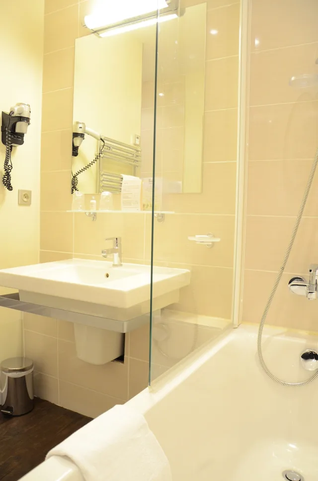 Comfort, Twin Beds, City View, GRAND HOTEL DU CASINO DE DIEPPE 3/3
