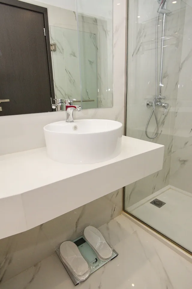 غرفة سوبيريور بسريرين منفصلين مع أريكة، INTERNATIONAL ATENE HOTEL 3/3