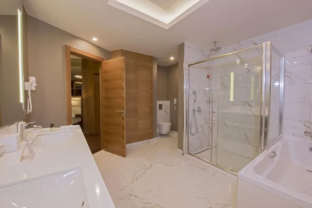 Suite, King Bed, Smoking, Ramada Plaza by Wyndham Konya 6/6