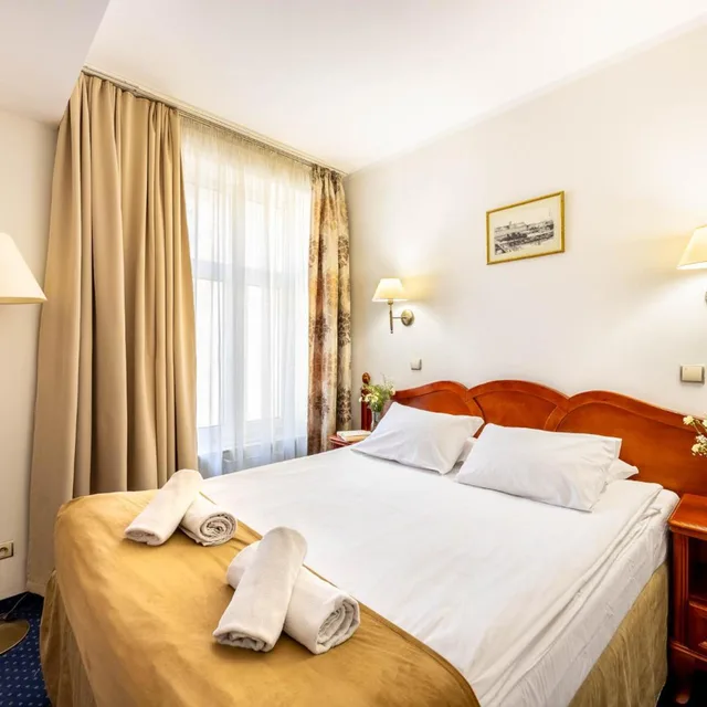 جناح، Hotel Europejski 3/9