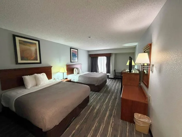غرفة بسرير كوين لذوي الإعاقة، Baymont by Wyndham Memphis I-40 2/6