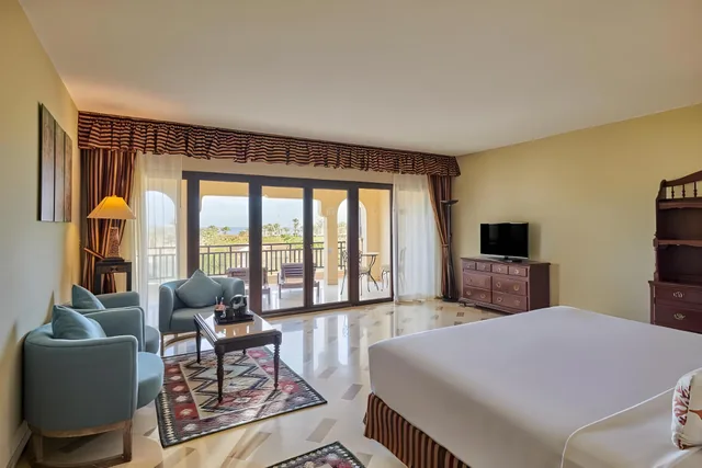 جناح تنفيذي بسرير كوين وسريرين منفصلين، Steigenberger ALDAU Beach Hotel 1/1