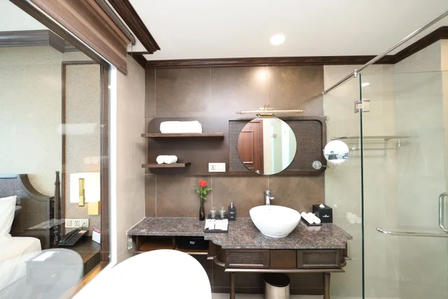 غرفة غراند ديلوكس بسرير مزدوج، Ninh Binh Legend Hotel 2/3