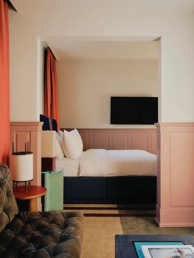 Studio, Suite, King Bed, Sofa, The Dean Berlin 2/4