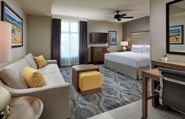 جناح استوديو بسرير كينج بحوض استحمام لذوي الإعاقة، Homewood Suites by Hilton Los Angeles Redondo Beach 4/10