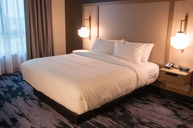 غرفة بسرير كينج لذوي الإعاقة، Fairfield Inn & Suites by Marriott Davenport Quad Cities 1/1