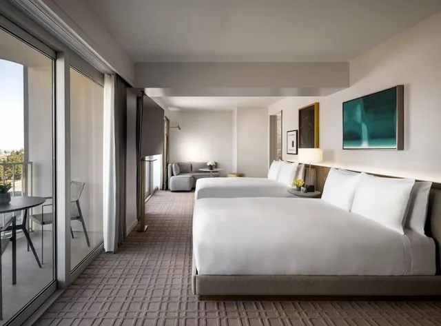 Fairmont Gold, Executive, Studio, Suite, 2 Queen Beds, Balcony، Fairmont Century Plaza Gold Experience 1/2