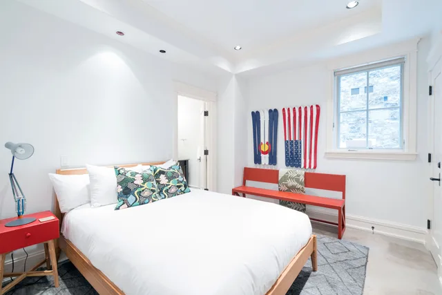 غرفة بسرير كينج وسريرين كوين بـ3 غرف نوم، The Auberge Residences at Element 52 4/10