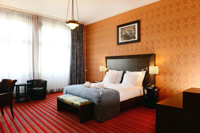 Superior, Twin Beds, Grand Hotel Amrath Amsterdam 2/8