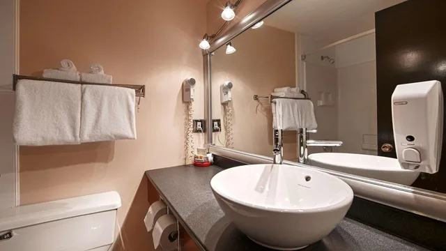 جناح بسريرين كوين مع أريكة، Best Western Gold Rush Inn 3/3