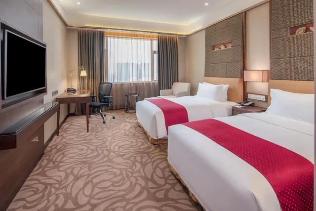Premium, 1 Double and 1 Single Bed, Club Lounge Access, Lounge Access, Holiday Inn Xian Big Goose Pagoda 2/8