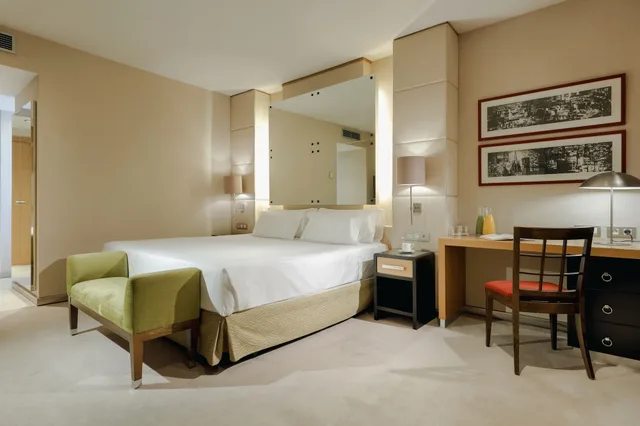 Standard, Triple, 1 Double and 1 Single Bed, Hotel Hesperia Barcelona Presidente 5/6