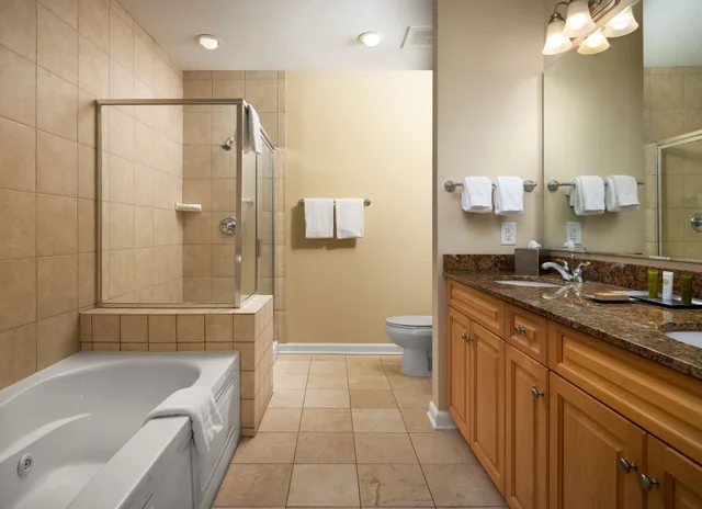 2 Bedrooms, Condo, Queen Bed, Ocean View, Royale Palms Condominiums 6/7