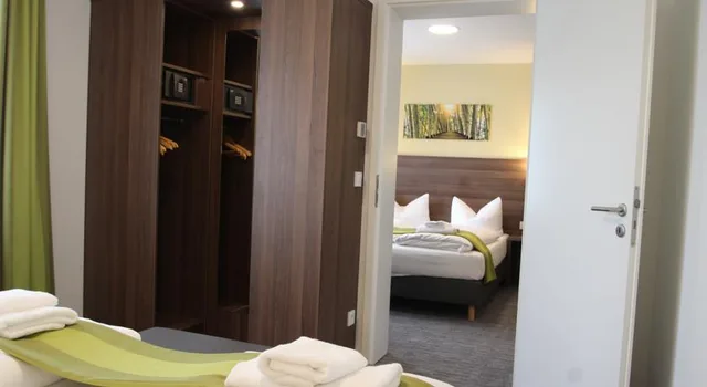 غرفة قياسية ثلاثية، Goethe Conference Hotel 1/2