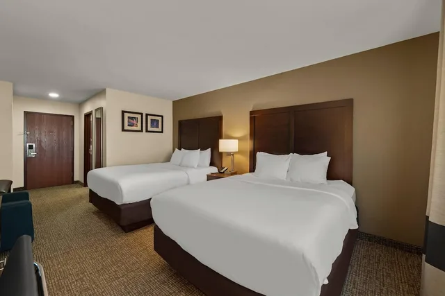 Standard, 2 Queen Beds, Comfort Inn and Suites Atoka 2/6