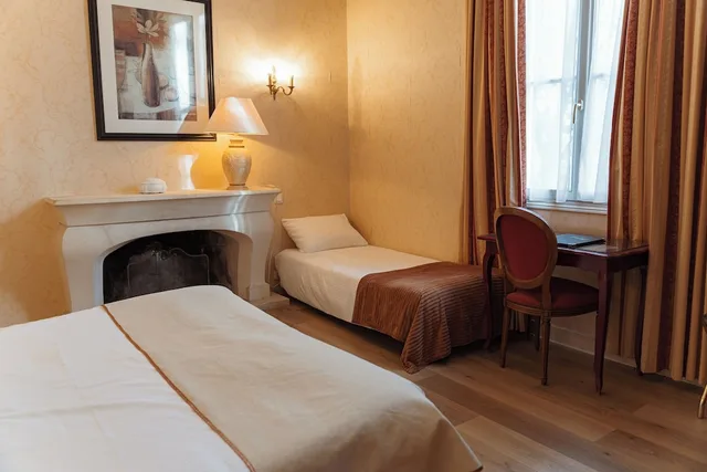 غرفة سوبيريور ثلاثية، Citotel Le Plantagenet 1/4