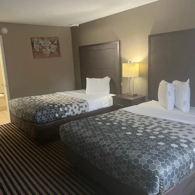 غرفة بسريرين كوين بحوض استحمام للمدخنين، Econo Lodge Florence - Darlington 2/10