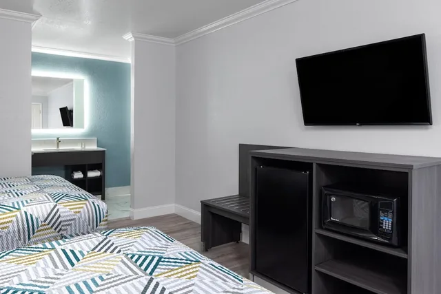 غرفة بسريرين كوين، Red Lion Inn & Suites Lemoore 4/6