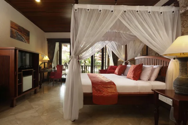 غرفة ملكية بسرير كينج، Bali Tropic Resort And Spa 5/10