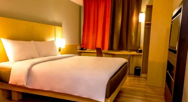 غرفة قياسية بسرير مزدوج أو سريرين منفصلين، Ibis Padang 2/2