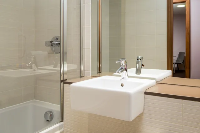 Liberty, Suite, Double Bed، Roomzzz Leeds City Centre 4/6