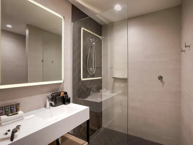 جناح بسرير كينج بإطلالة على المدينة بغرفة نوم واحدة، Novotel Melbourne South Wharf 8/10