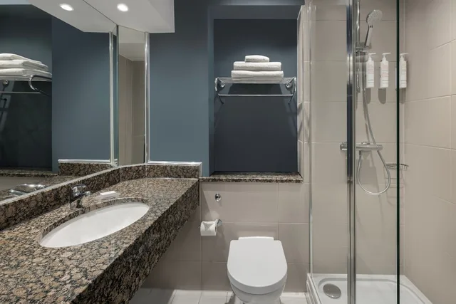 غرفة ديلوكس بسريرين مزدوجين، Delta Hotels by Marriott Bristol City Centre 3/3
