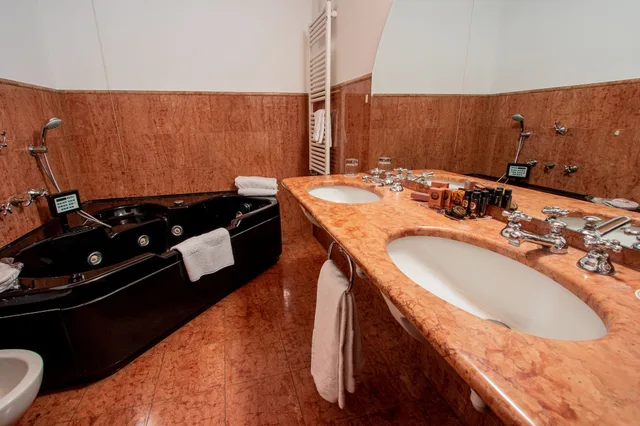 غرفة سوبيريور بسرير مزدوج بغرفة نوم واحدة، Albergo Le Due Corti 7/8
