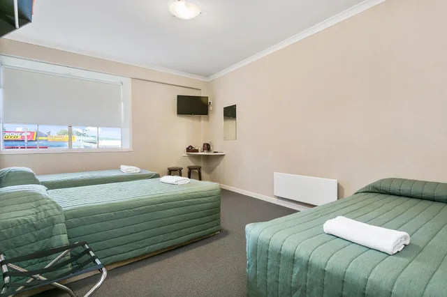 غرفة ثلاثية بحمام مشترك، No1 Motels On Victoria 1/1