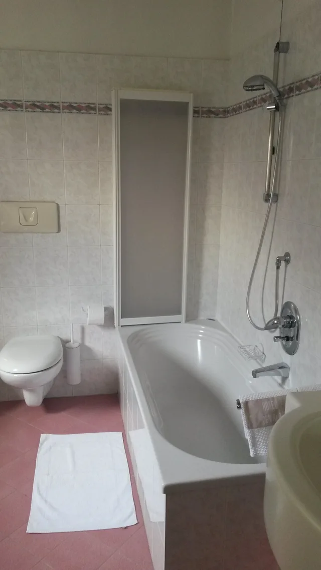 غرفة رباعية بسرير كوين وسريرين منفصلين، Hotel Oswald 6/7