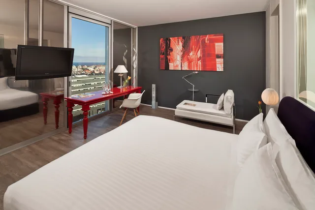 غرفة بريميوم بسرير مزدوج أو سريرين منفصلين بإطلالة على البحر، MELIA BARCELONA SKY 1/7