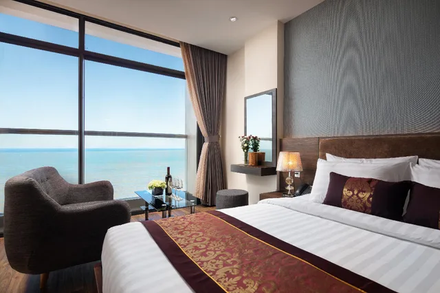 جناح ثلاثي بسرير كوين وسرير فردي، Nolis Hotel 2/2